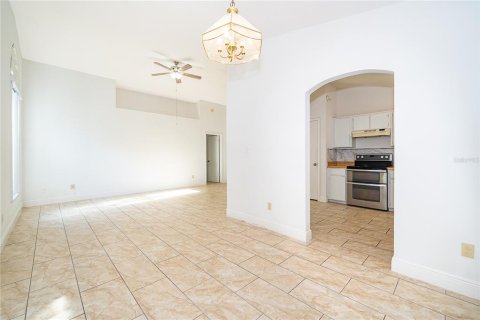 Casa en venta en Kissimmee, Florida, 2 dormitorios, 123.56 m2 № 2230488 - foto 8