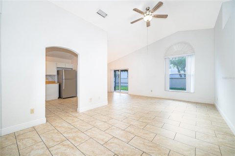 Casa en venta en Kissimmee, Florida, 2 dormitorios, 123.56 m2 № 2230488 - foto 5