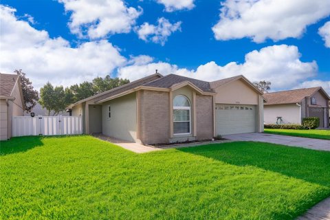 Casa en venta en Kissimmee, Florida, 2 dormitorios, 123.56 m2 № 2230488 - foto 2