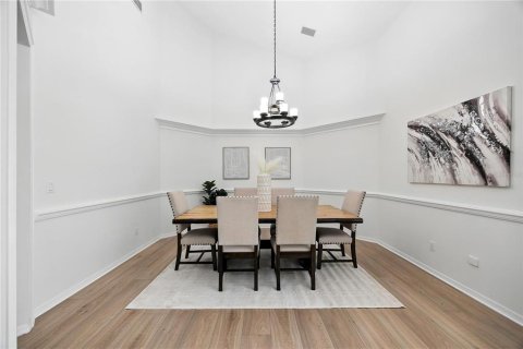 House in Tampa, Florida 4 bedrooms, 364.18 sq.m. № 1819133 - photo 8