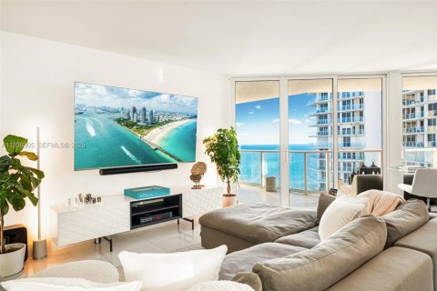 Condo à Sunny Isles Beach, Floride, 2 chambres  № 1994230