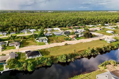 Land in Cape Coral, Florida № 2396277 - photo 22