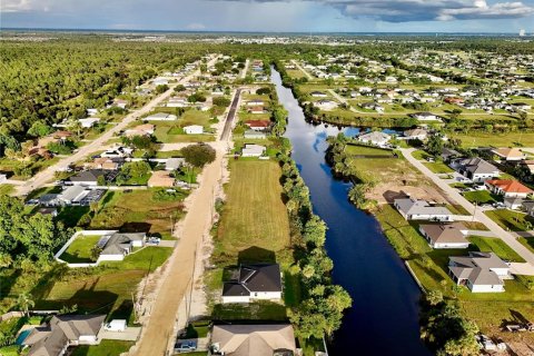 Land in Cape Coral, Florida № 2396277 - photo 30
