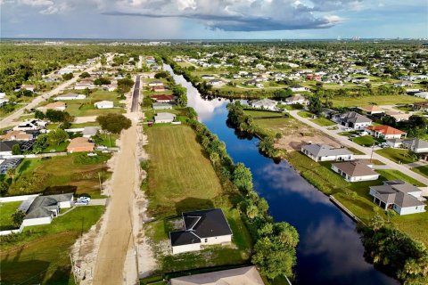 Land in Cape Coral, Florida № 2396277 - photo 19