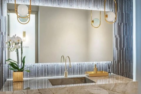 Casa en alquiler en Miami Beach, Florida, 5 dormitorios, 565.77 m2 № 1783594 - foto 14