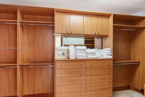 Casa en alquiler en Miami Beach, Florida, 5 dormitorios, 565.77 m2 № 1783594 - foto 21