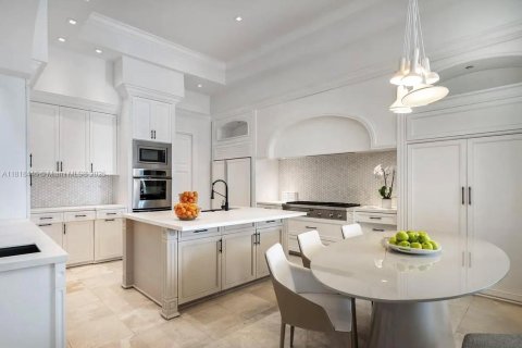 Casa en alquiler en Miami Beach, Florida, 5 dormitorios, 565.77 m2 № 1783594 - foto 6