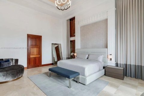 Casa en alquiler en Miami Beach, Florida, 5 dormitorios, 565.77 m2 № 1783594 - foto 20