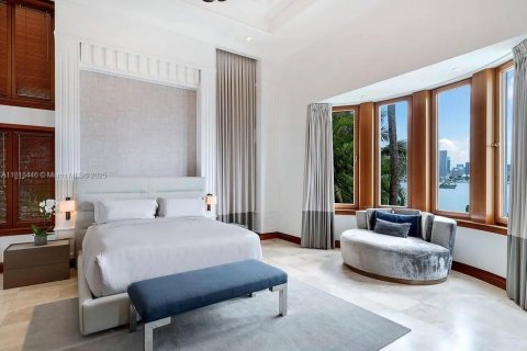 Casa en alquiler en Miami Beach, Florida, 5 dormitorios, 565.77 m2 № 1783594 - foto 18