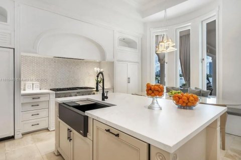 Casa en alquiler en Miami Beach, Florida, 5 dormitorios, 565.77 m2 № 1783594 - foto 5