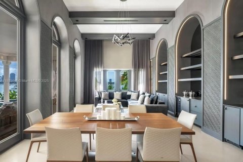 Casa en alquiler en Miami Beach, Florida, 5 dormitorios, 565.77 m2 № 1783594 - foto 9