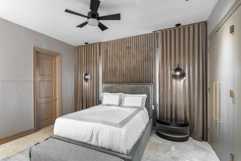Casa en alquiler en Miami Beach, Florida, 5 dormitorios, 565.77 m2 № 1783594 - foto 15