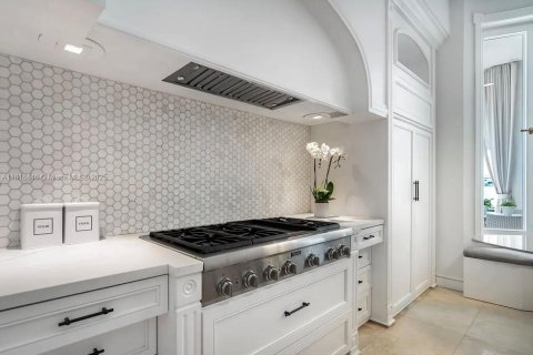 Casa en alquiler en Miami Beach, Florida, 5 dormitorios, 565.77 m2 № 1783594 - foto 4