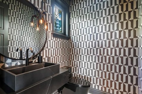 Casa en alquiler en Miami Beach, Florida, 5 dormitorios, 565.77 m2 № 1783594 - foto 11