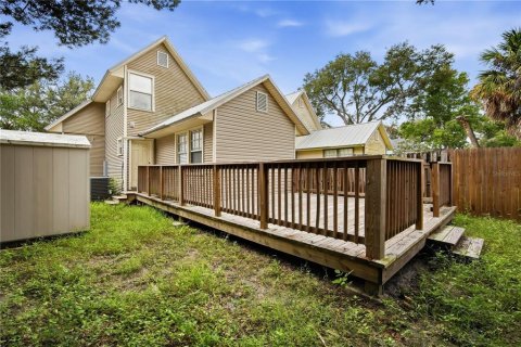 House in Tampa, Florida 3 bedrooms, 130.81 sq.m. № 2391398 - photo 21