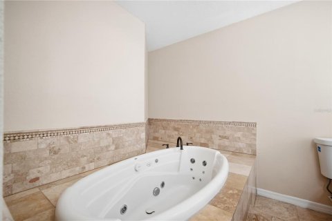 House in Tampa, Florida 3 bedrooms, 130.81 sq.m. № 2391398 - photo 12