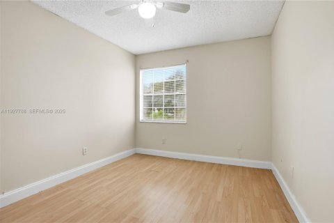 House in Orlando, Florida 4 bedrooms, 159.61 sq.m. № 1988670 - photo 21