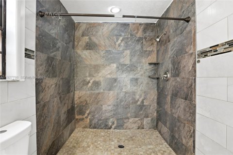 House in Orlando, Florida 4 bedrooms, 159.61 sq.m. № 1988670 - photo 19