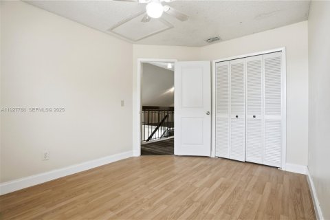 House in Orlando, Florida 4 bedrooms, 159.61 sq.m. № 1988670 - photo 22