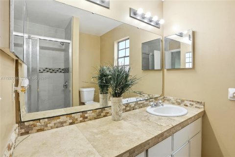 House in Orlando, Florida 4 bedrooms, 159.61 sq.m. № 1988670 - photo 23