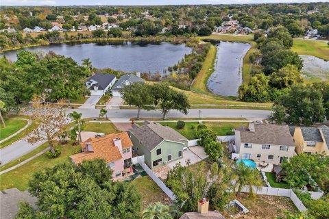 House in Orlando, Florida 4 bedrooms, 159.61 sq.m. № 1988670 - photo 28
