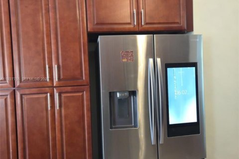 House in Orlando, Florida 4 bedrooms, 159.61 sq.m. № 1988670 - photo 9