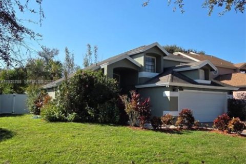 House in Orlando, Florida 4 bedrooms, 159.61 sq.m. № 1988670 - photo 10