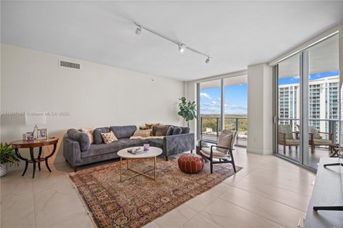 Condominio en venta en North Miami Beach, Florida, 2 dormitorios, 168.8 m2 № 2012949 - foto 5