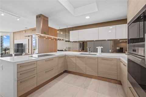 Condominio en venta en North Miami Beach, Florida, 2 dormitorios, 168.8 m2 № 2012949 - foto 10