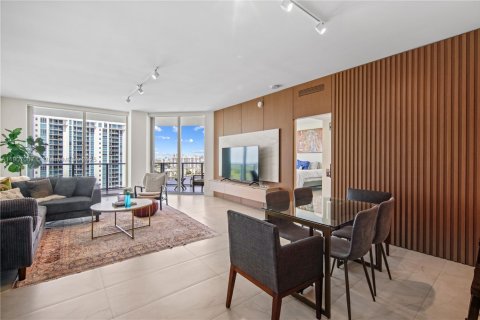 Condominio en venta en North Miami Beach, Florida, 2 dormitorios, 168.8 m2 № 2012949 - foto 4