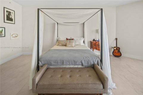 Condominio en venta en North Miami Beach, Florida, 2 dormitorios, 168.8 m2 № 2012949 - foto 16