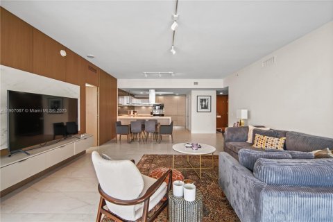 Condominio en venta en North Miami Beach, Florida, 2 dormitorios, 168.8 m2 № 2012949 - foto 7