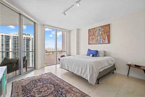 Condominio en venta en North Miami Beach, Florida, 2 dormitorios, 168.8 m2 № 2012949 - foto 21