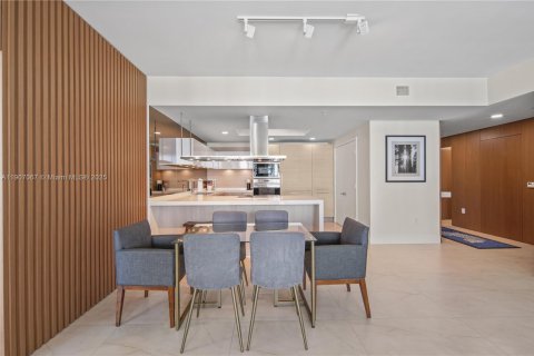 Condominio en venta en North Miami Beach, Florida, 2 dormitorios, 168.8 m2 № 2012949 - foto 8