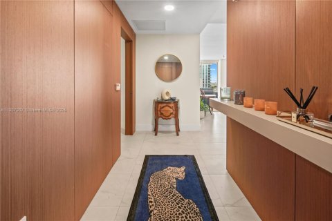 Condominio en venta en North Miami Beach, Florida, 2 dormitorios, 168.8 m2 № 2012949 - foto 3