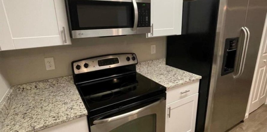Condominio en Jacksonville, Florida, 2 dormitorios № 2147114