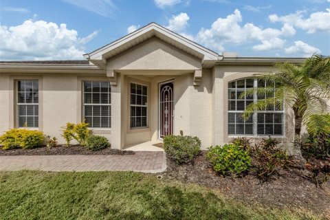 House in Englewood, Florida 2 bedrooms, 159.61 sq.m. № 1546988 - photo 2