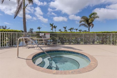 House in Englewood, Florida 2 bedrooms, 159.61 sq.m. № 1546988 - photo 30