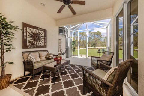 House in Englewood, Florida 2 bedrooms, 159.61 sq.m. № 1546988 - photo 3