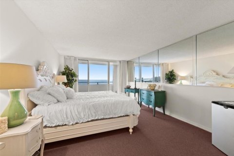 Condo in Ormond Beach, Florida, 4 bedrooms № 2234323 - photo 30