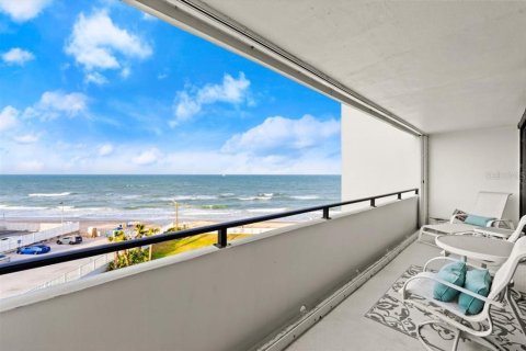 Condo in Ormond Beach, Florida, 4 bedrooms № 2234323 - photo 16