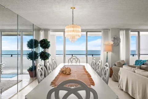 Condo in Ormond Beach, Florida, 4 bedrooms № 2234323 - photo 4