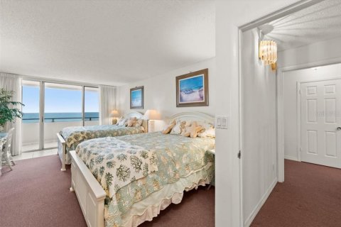 Condo in Ormond Beach, Florida, 4 bedrooms № 2234323 - photo 24