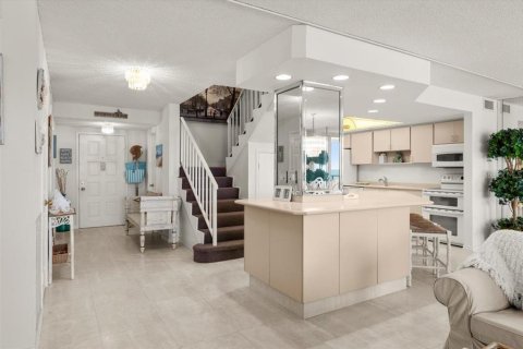 Condo in Ormond Beach, Florida, 4 bedrooms № 2234323 - photo 20