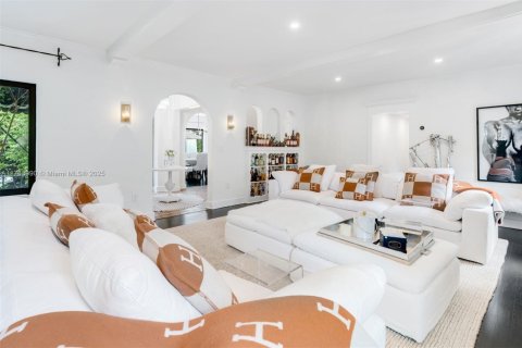 Casa en venta en Miami Beach, Florida, 5 dormitorios, 332.68 m2 № 1714537 - foto 5