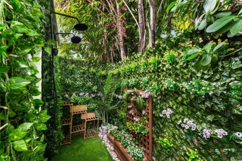 Casa en venta en Miami Beach, Florida, 5 dormitorios, 332.68 m2 № 1714537 - foto 21