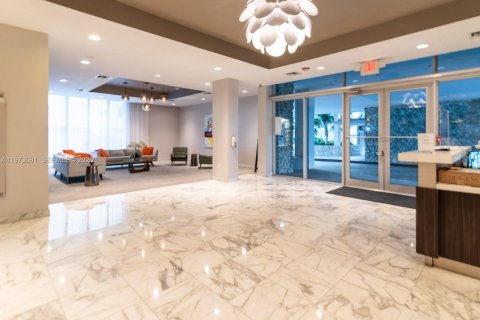 Condominio en alquiler en Surfside, Florida, 1 dormitorio, 85.28 m2 № 2033594 - foto 19