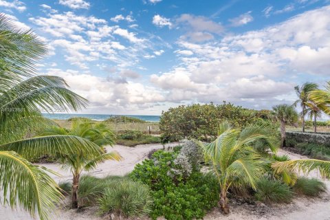 Condominio en alquiler en Surfside, Florida, 1 dormitorio, 85.28 m2 № 2033594 - foto 17