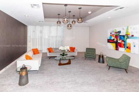 Condominio en alquiler en Surfside, Florida, 1 dormitorio, 85.28 m2 № 2033594 - foto 18