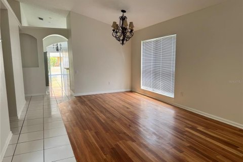 House in Orlando, Florida 4 bedrooms, 179.86 sq.m. № 1879845 - photo 6